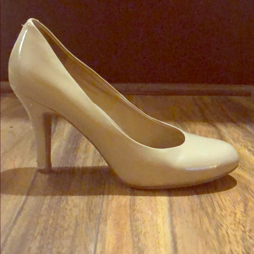 Kelly & Katie Nude Heels